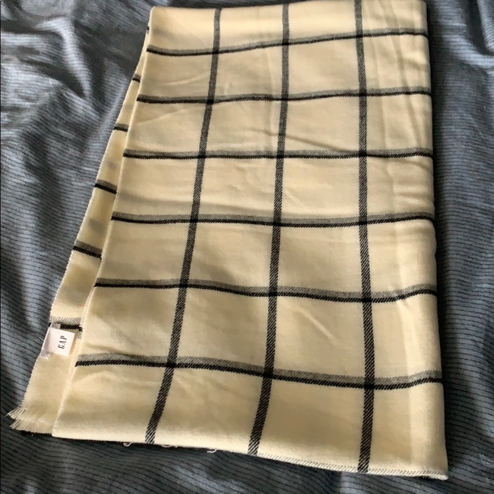 Gap Warm and Cozy Shawl
